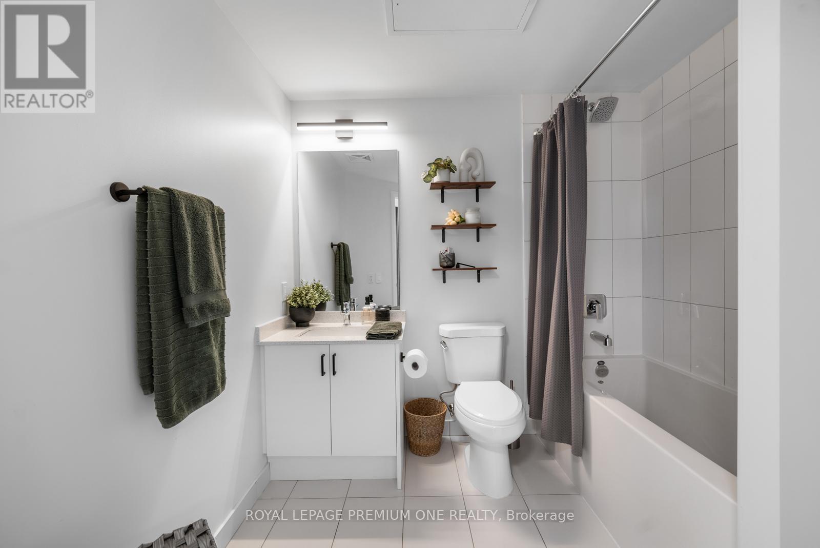 1715 - 9000 Jane Street, Vaughan, Ontario L4K 2M9 - Photo 19 - N12691782