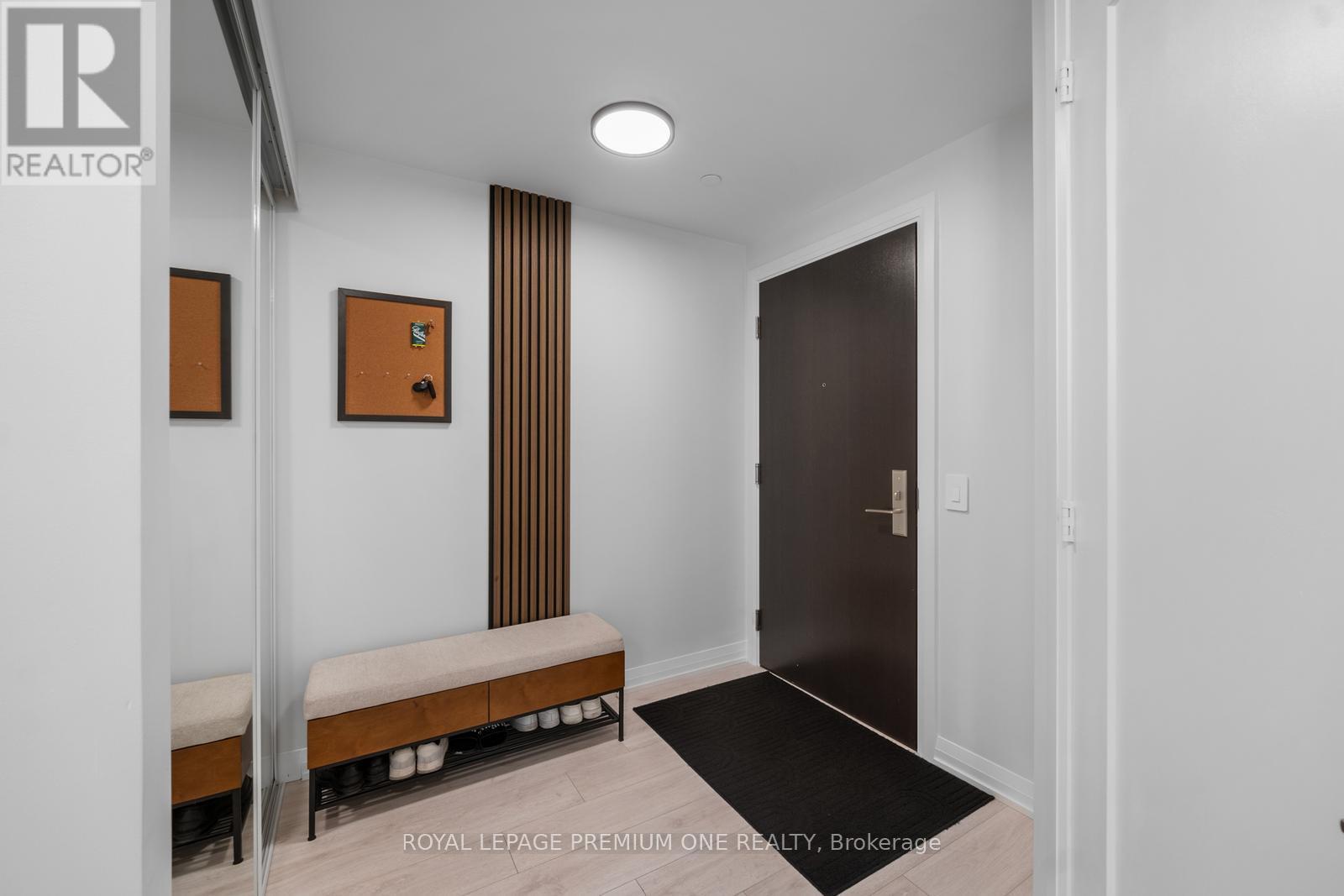 1715 - 9000 Jane Street, Vaughan, Ontario L4K 2M9 - Photo 2 - N12691782