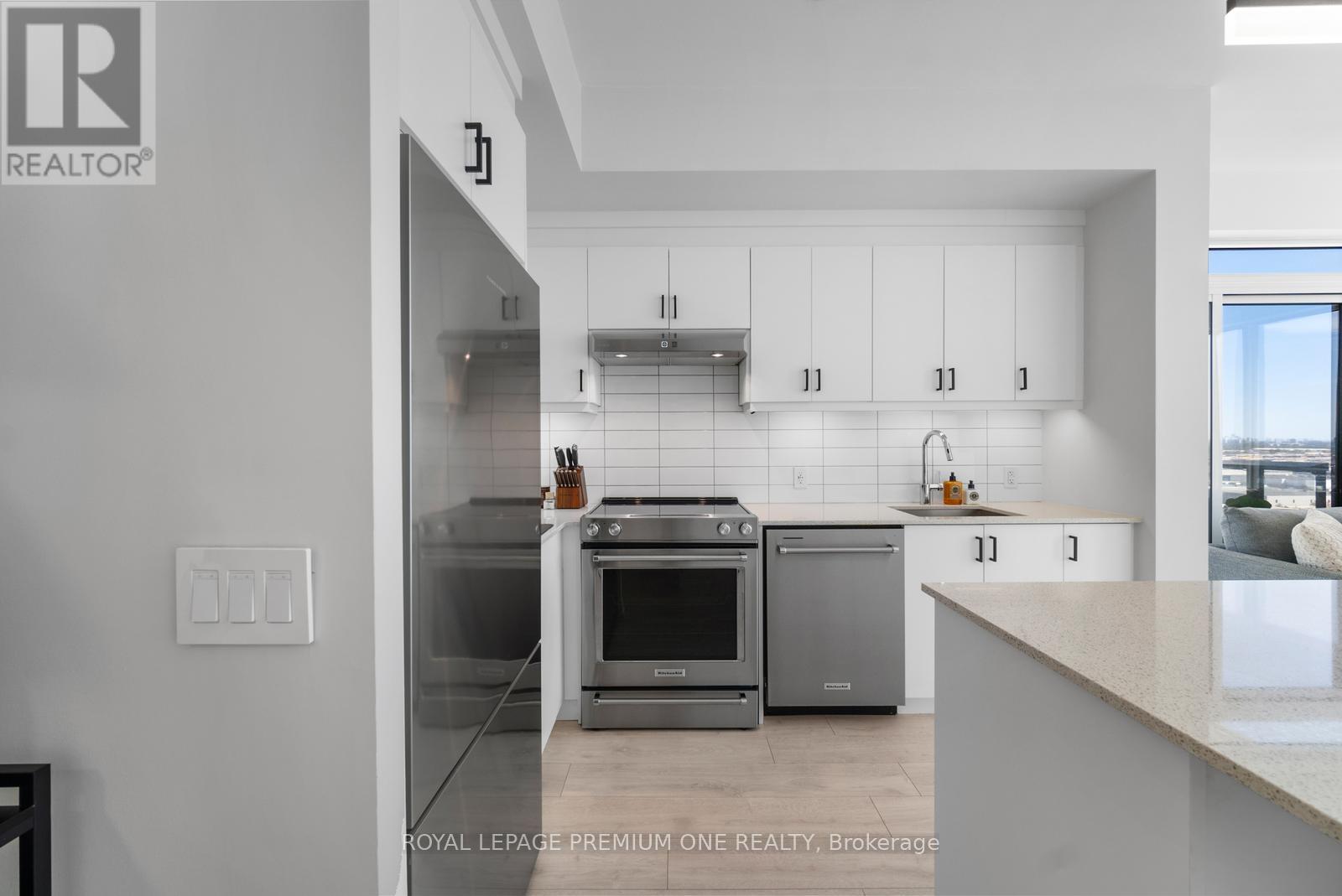 1715 - 9000 Jane Street, Vaughan, Ontario L4K 2M9 - Photo 6 - N12691782