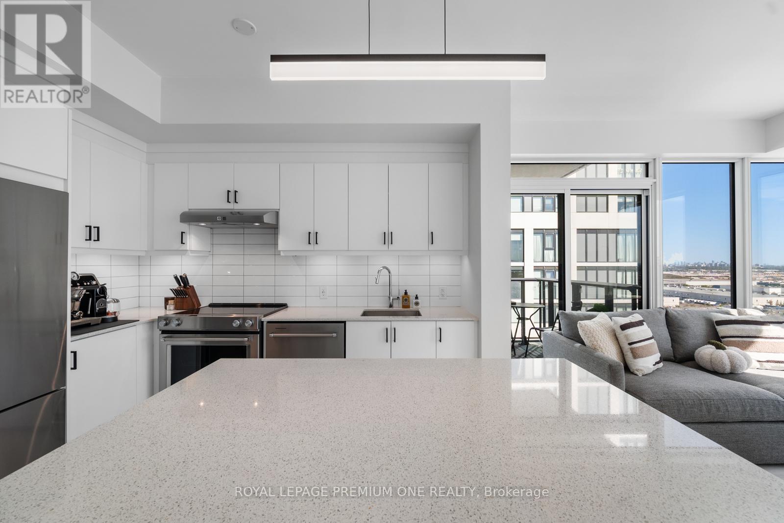 1715 - 9000 Jane Street, Vaughan, Ontario L4K 2M9 - Photo 7 - N12691782