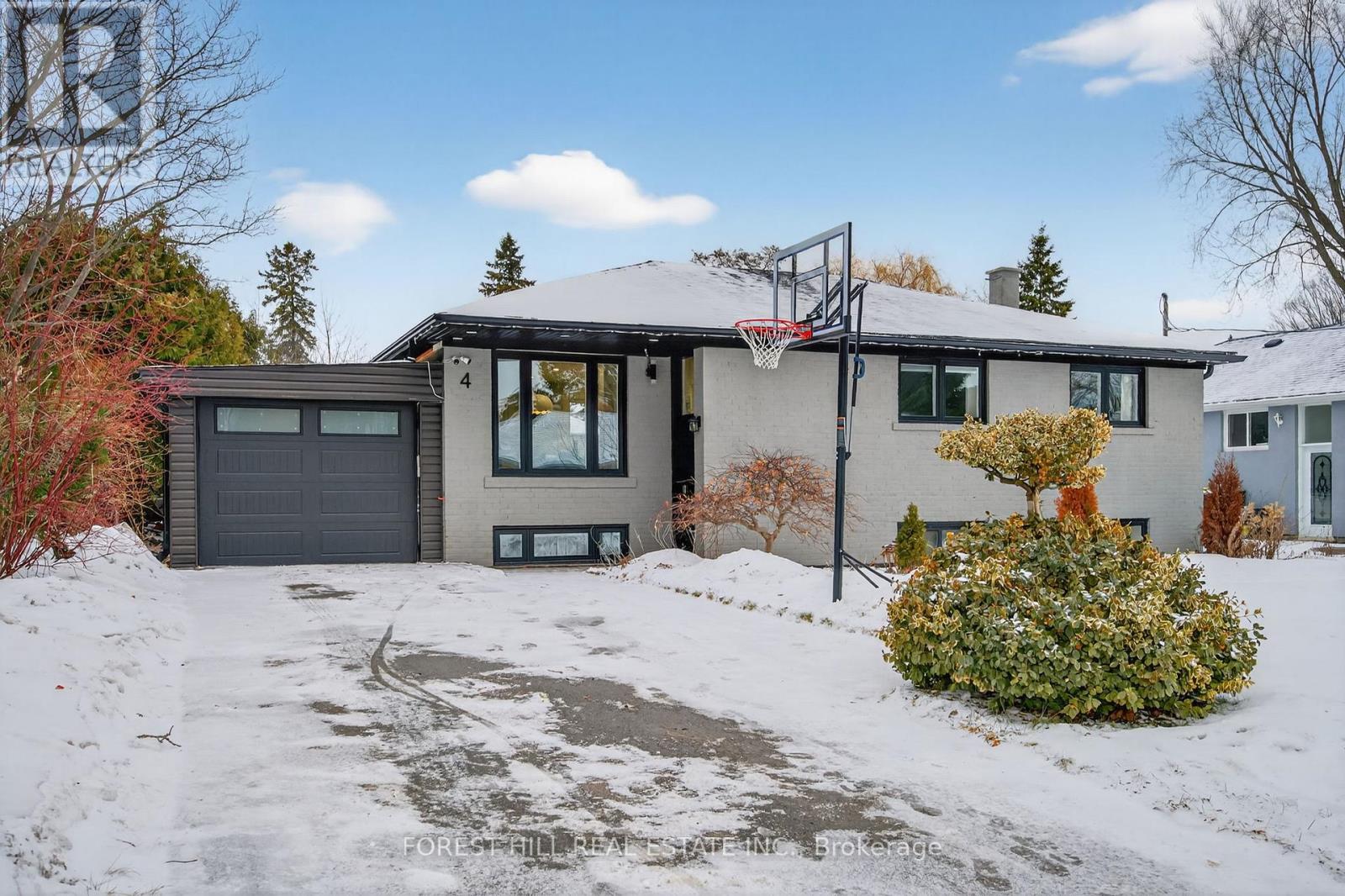 4 Holman Crescent, Aurora, Ontario  L4G 1Z9 - Photo 1 - N12691808