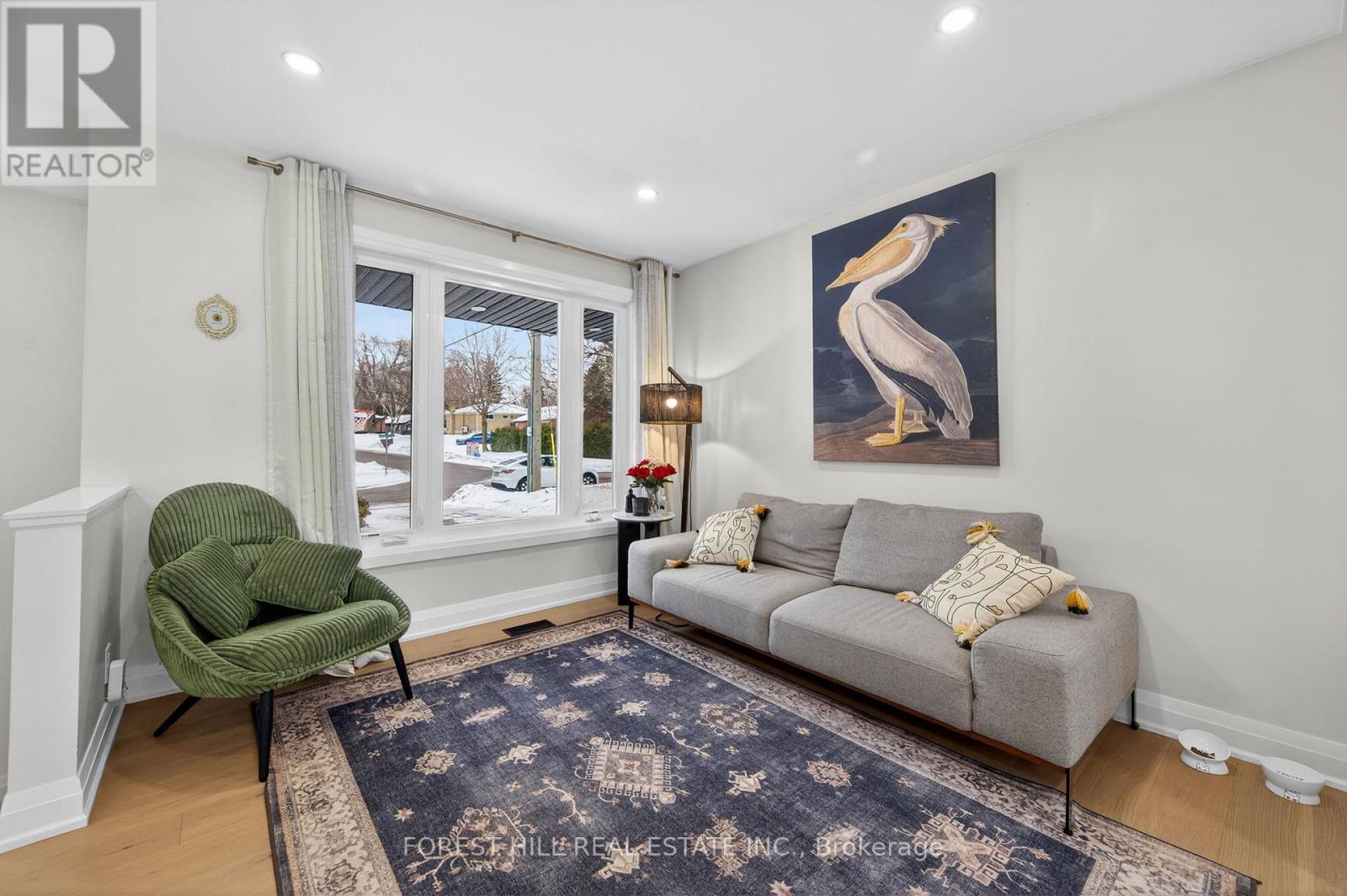 4 Holman Crescent, Aurora, Ontario  L4G 1Z9 - Photo 5 - N12691808