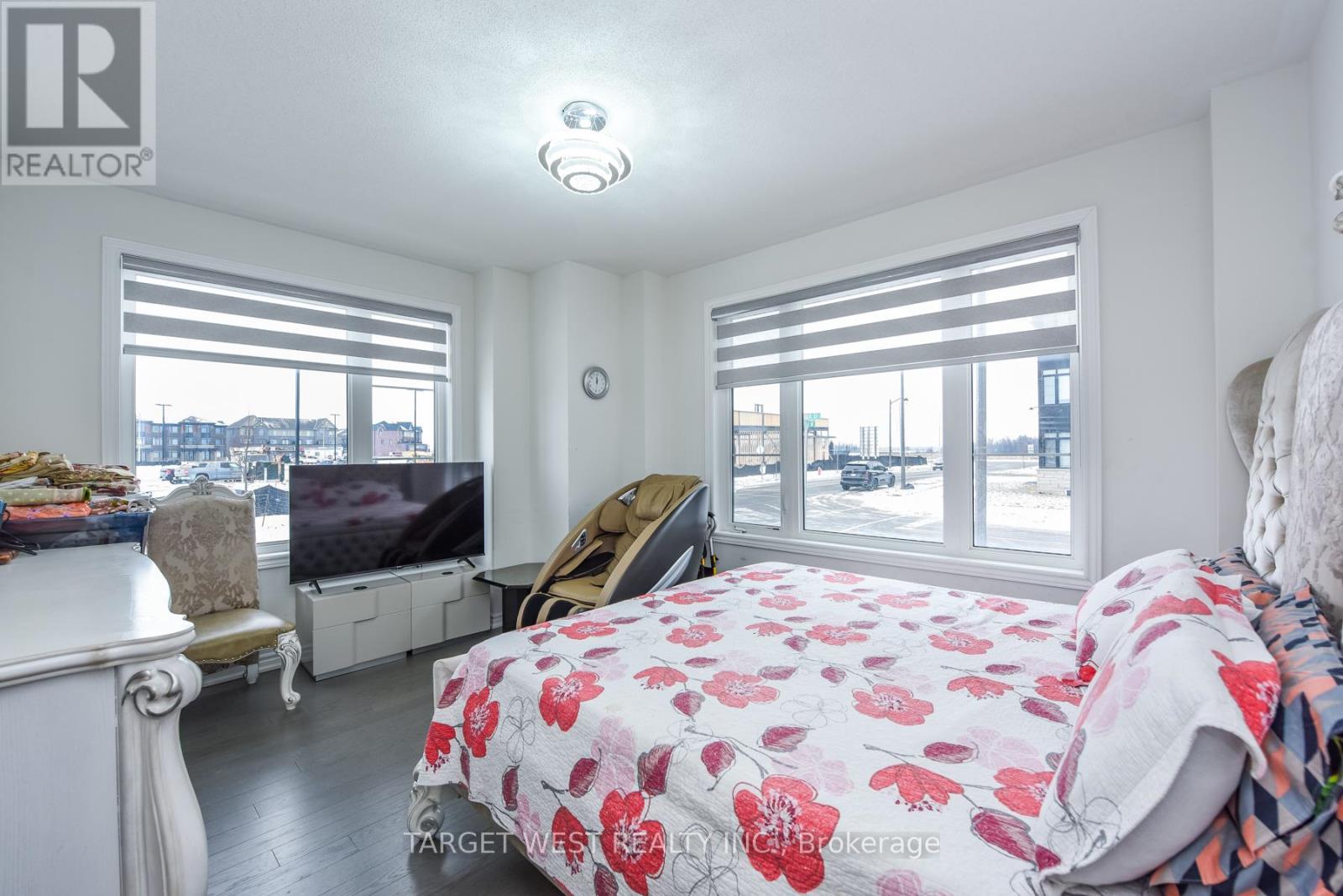 66 Minnock Street, Caledon, Ontario  L7C 4K9 - Photo 7 - W12672878