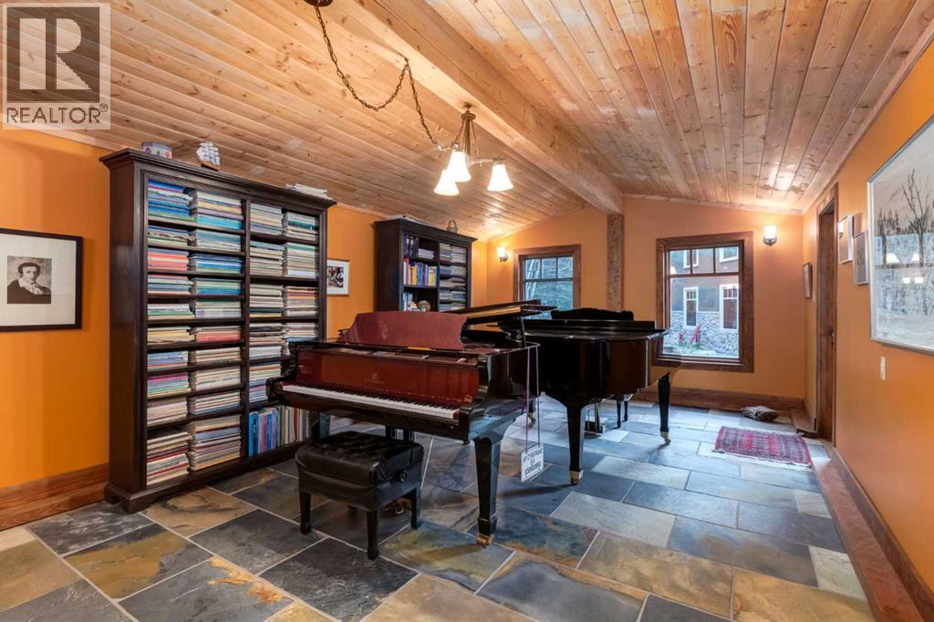 10, 32376 Highway 760, Rural Mountain View County, Alberta  T0M 1X0 - Photo 36 - A2271485