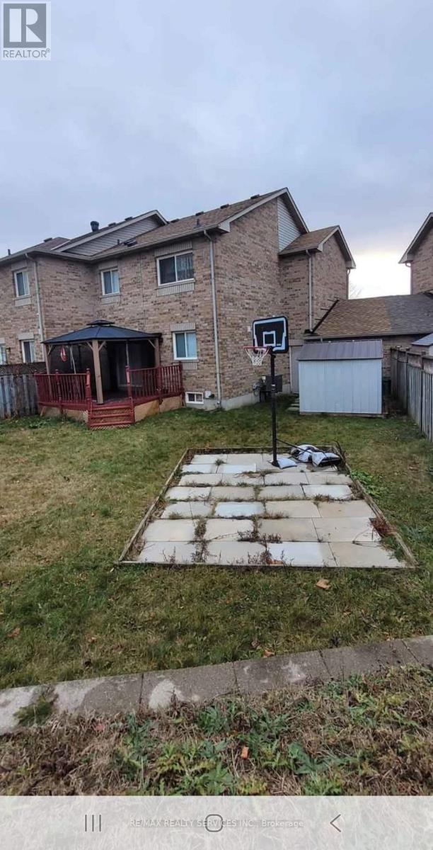 32 Thunderbird Trail, Brampton, Ontario  L6R 2T3 - Photo 11 - W12691702