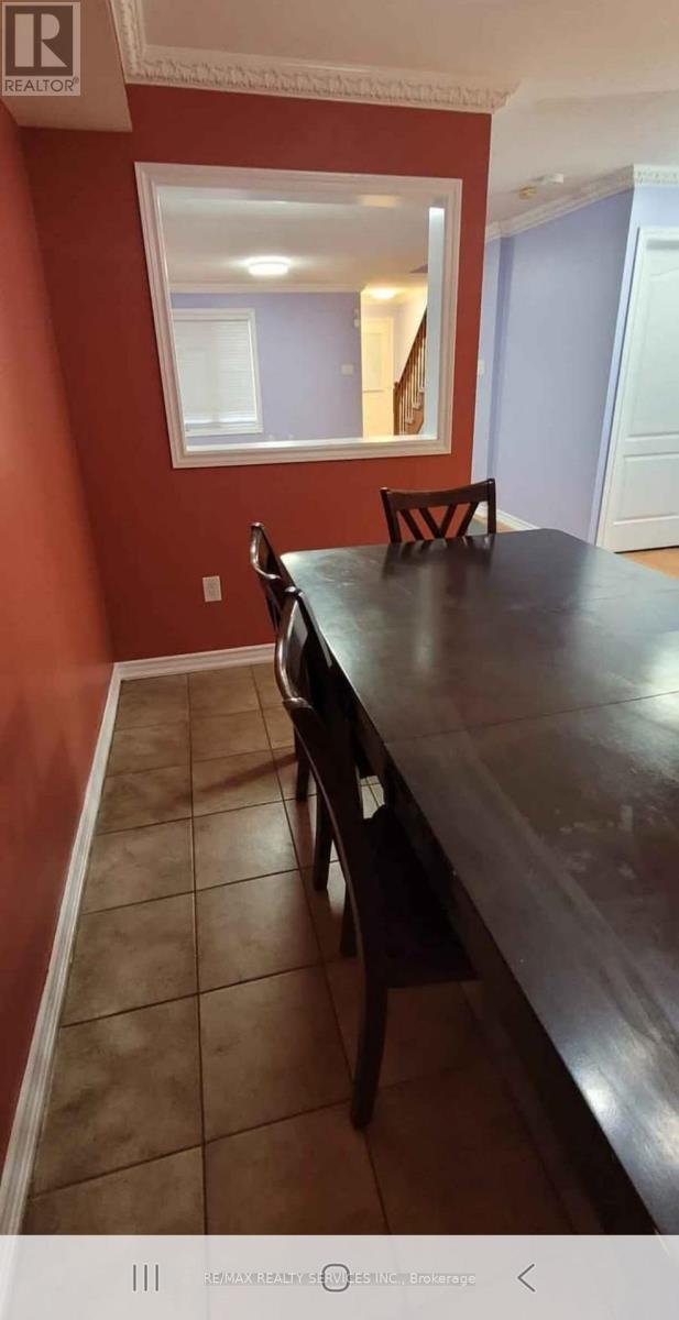 32 Thunderbird Trail, Brampton, Ontario  L6R 2T3 - Photo 3 - W12691702