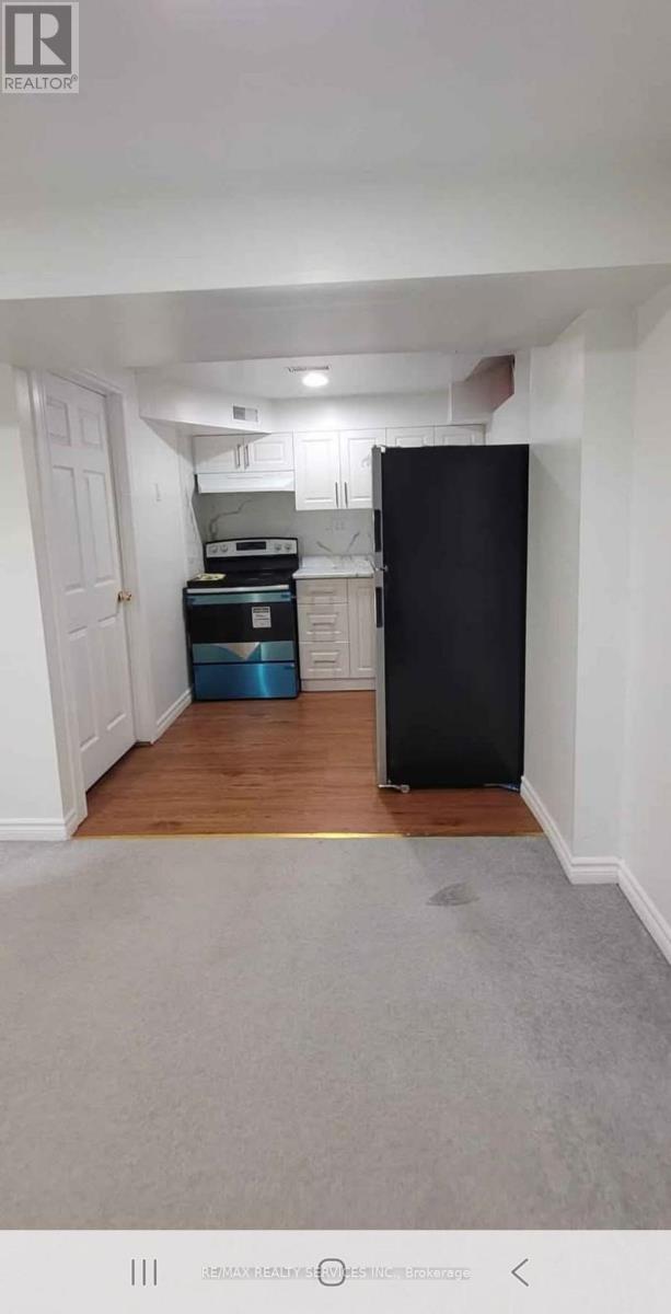 32 Thunderbird Trail, Brampton, Ontario  L6R 2T3 - Photo 8 - W12691702