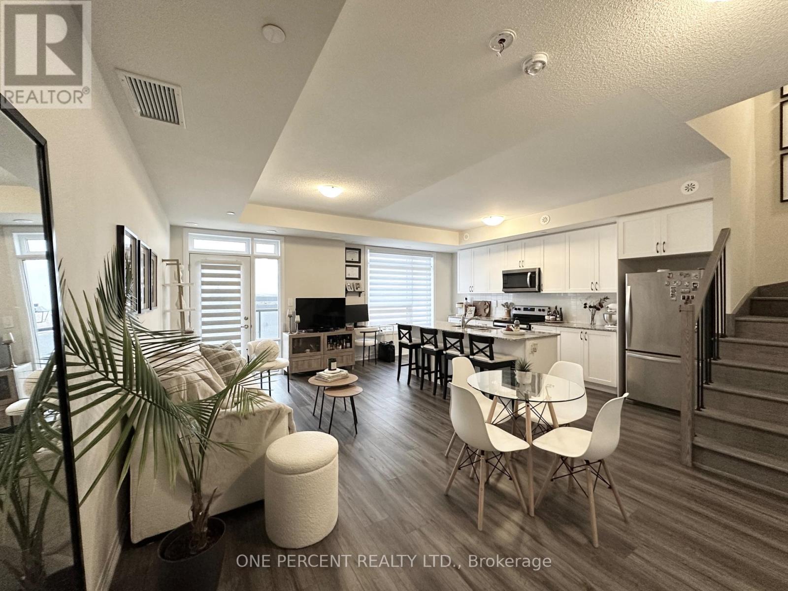 104 - 1589 Rose Way, Milton (Cb Cobban), Ontario  L9E 1N4 - Photo 5 - W12691704