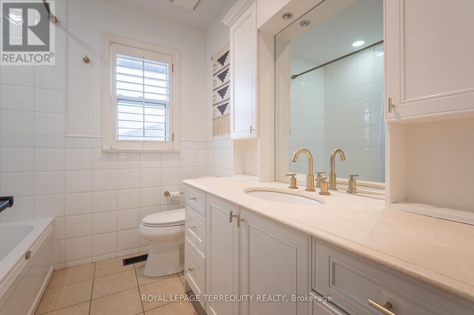 31 Rivercove Drive, Toronto, Ontario  M9B 4Y8 - Photo 21 - W12691712