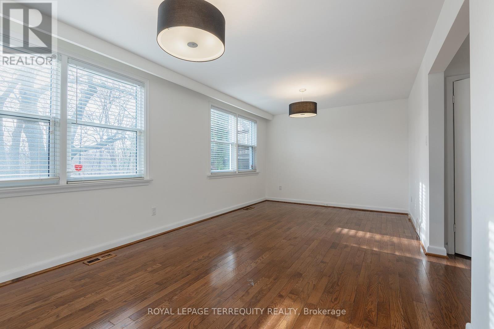 31 Rivercove Drive, Toronto, Ontario  M9B 4Y8 - Photo 23 - W12691712