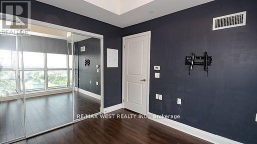 1706 - 15 Zorra Street S, Toronto, Ontario  M8Z 0C1 - Photo 4 - W12691714