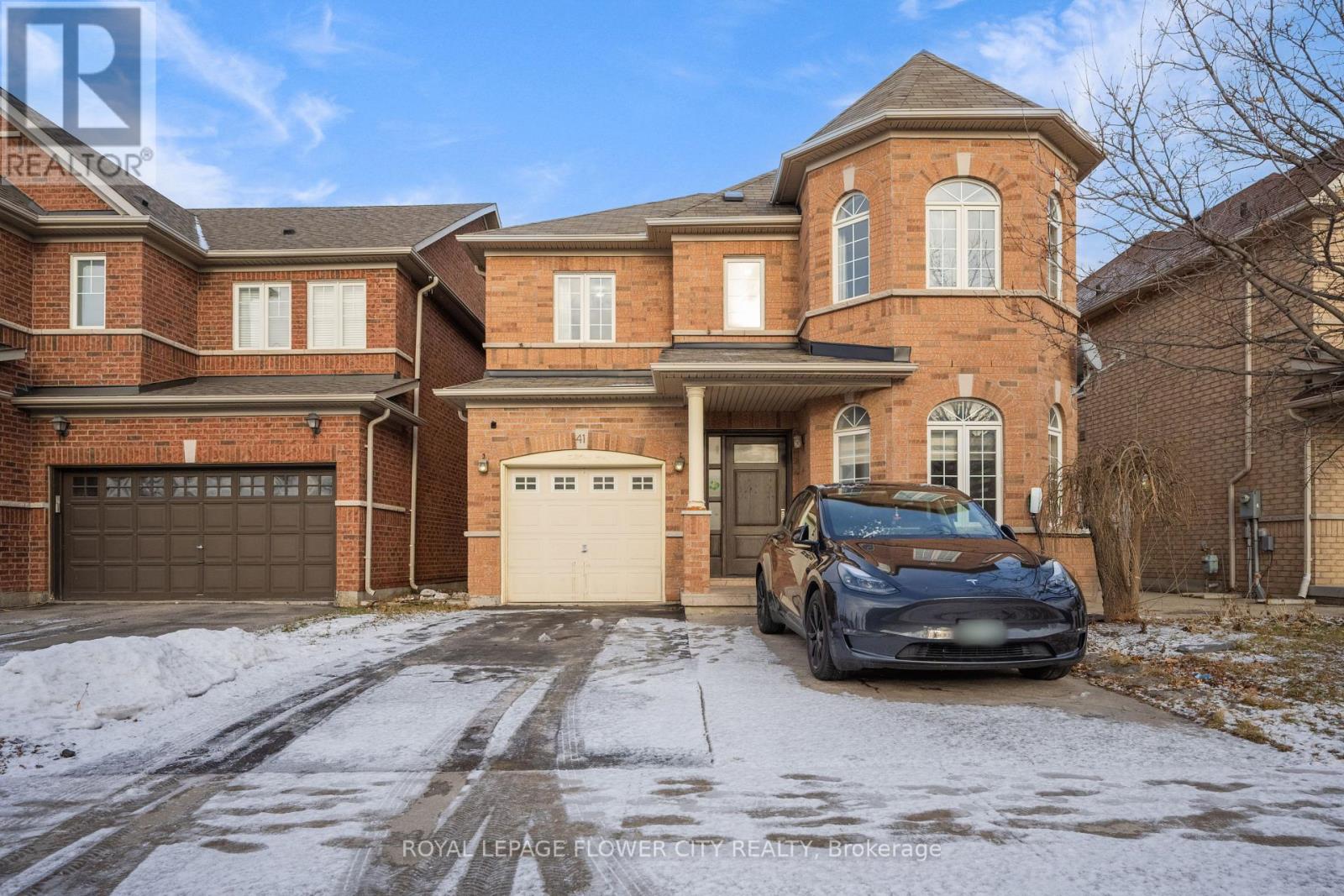 Main - 41 Watchman Road, Brampton, Ontario  L6P 2L6 - Photo 2 - W12691792