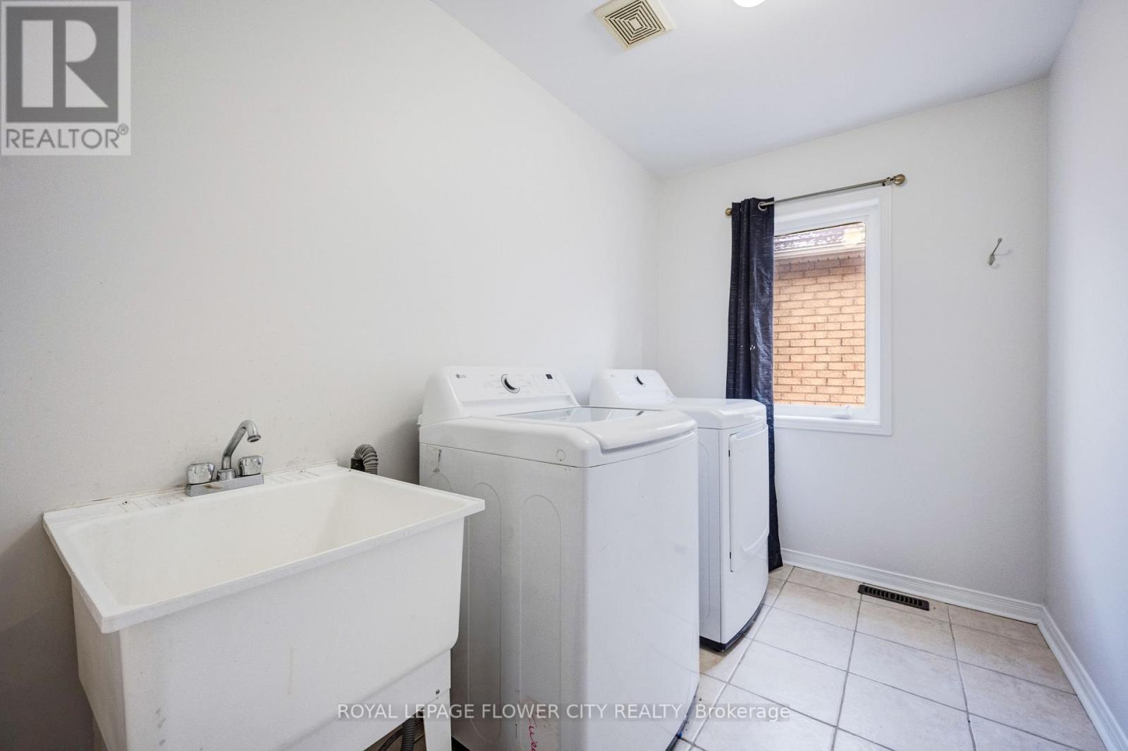 Main - 41 Watchman Road, Brampton, Ontario  L6P 2L6 - Photo 23 - W12691792