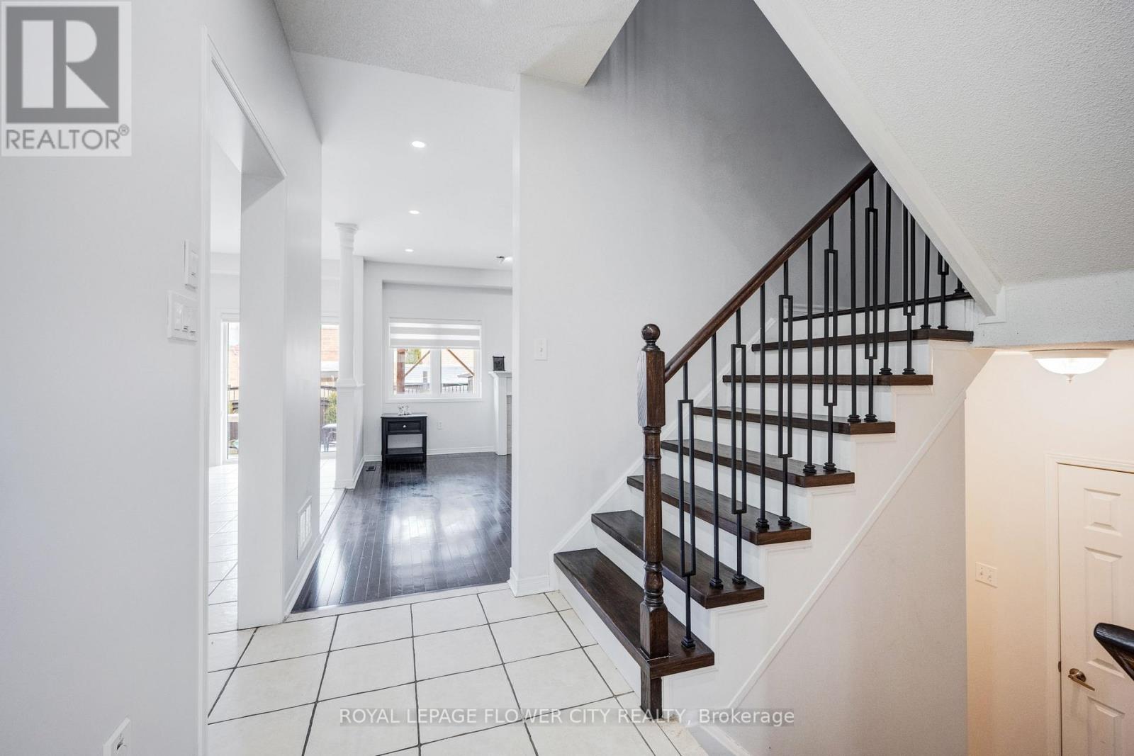 Main - 41 Watchman Road, Brampton, Ontario  L6P 2L6 - Photo 8 - W12691792