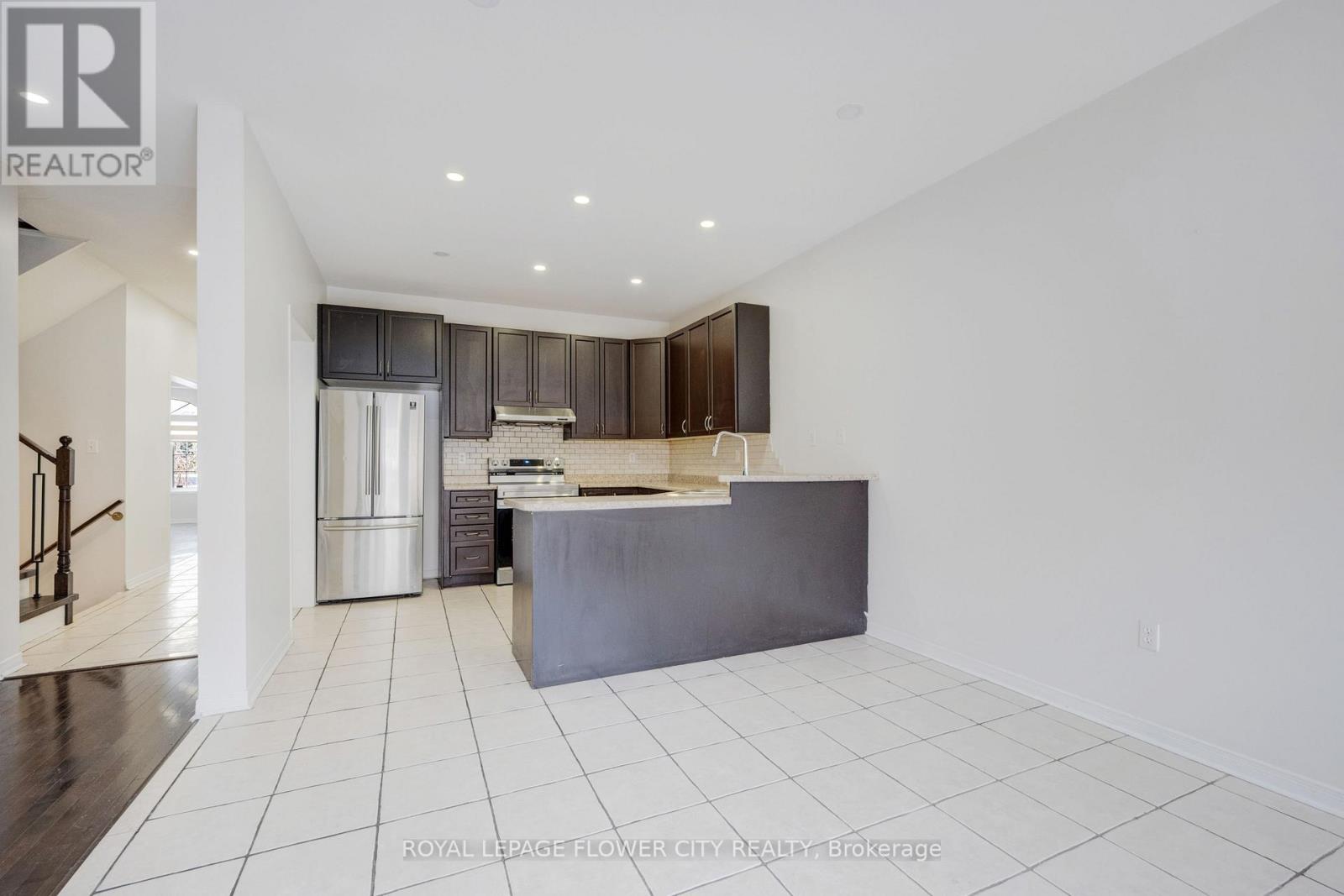 Main - 41 Watchman Road, Brampton, Ontario  L6P 2L6 - Photo 9 - W12691792