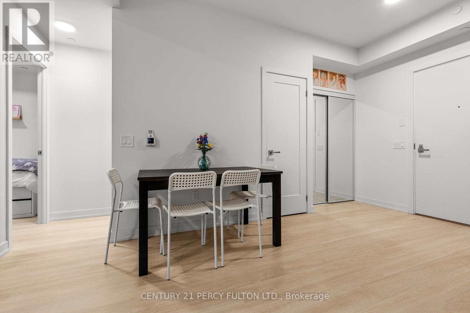 601 - 415 Main Street W, Hamilton, Ontario  L8P 1K5 - Photo 9 - X12691796