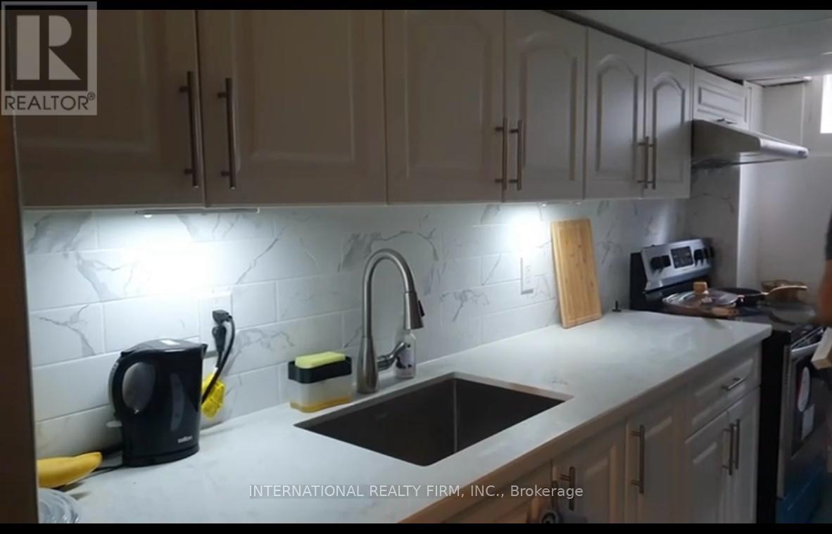 130 Amberjack Boulevard, Toronto, Ontario  M1H 2J9 - Photo 11 - E12689754