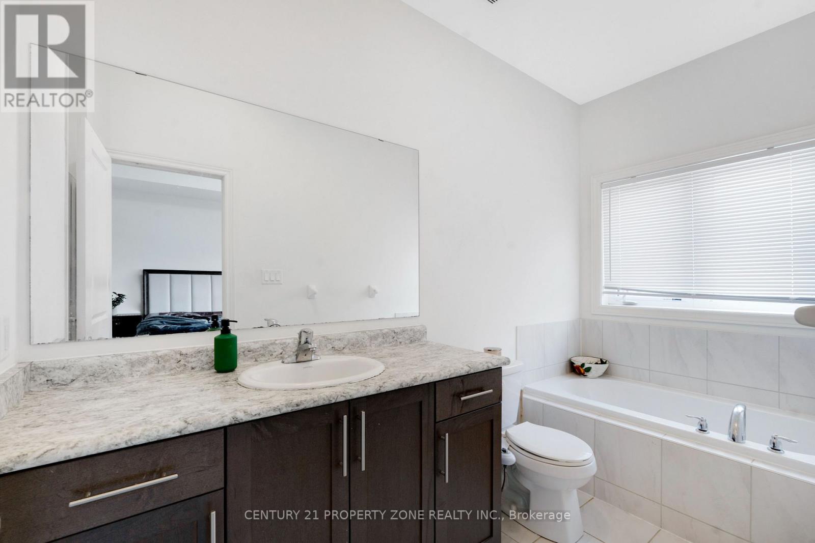 118 Emerald Coast Trail, Brampton, Ontario  L7A 5A7 - Photo 32 - W12554368