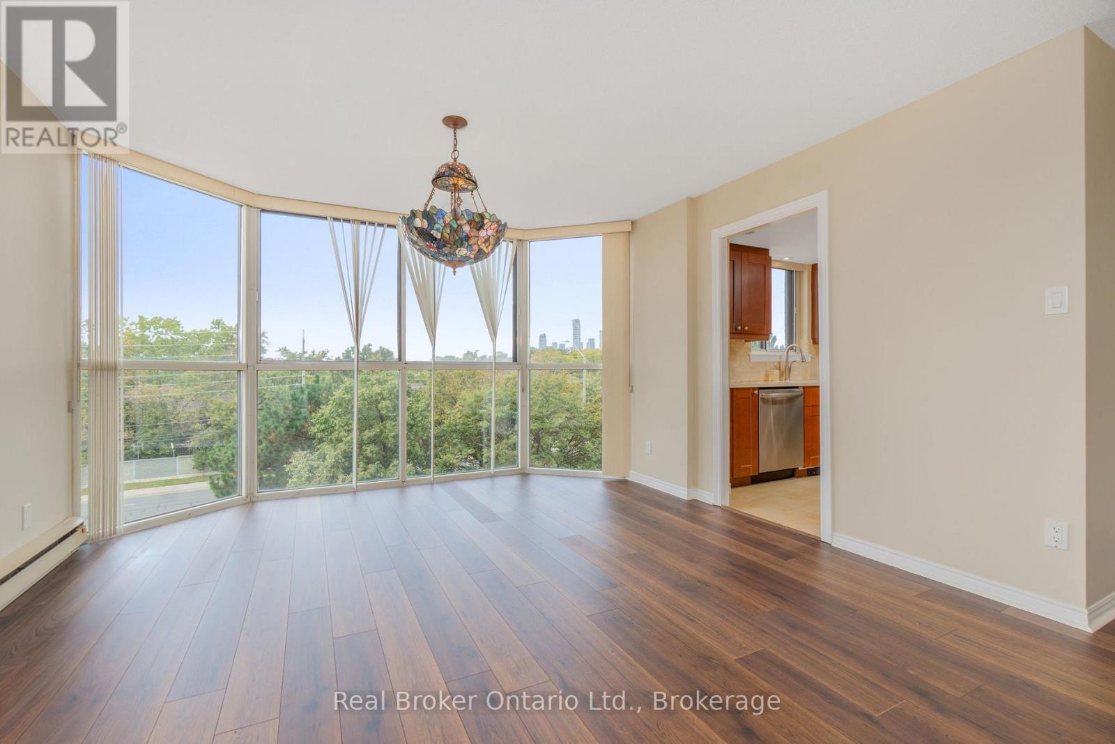 502 - 880 Dundas Street W, Mississauga (Erindale), Ontario  L5C 4H3 - Photo 8 - W12691990