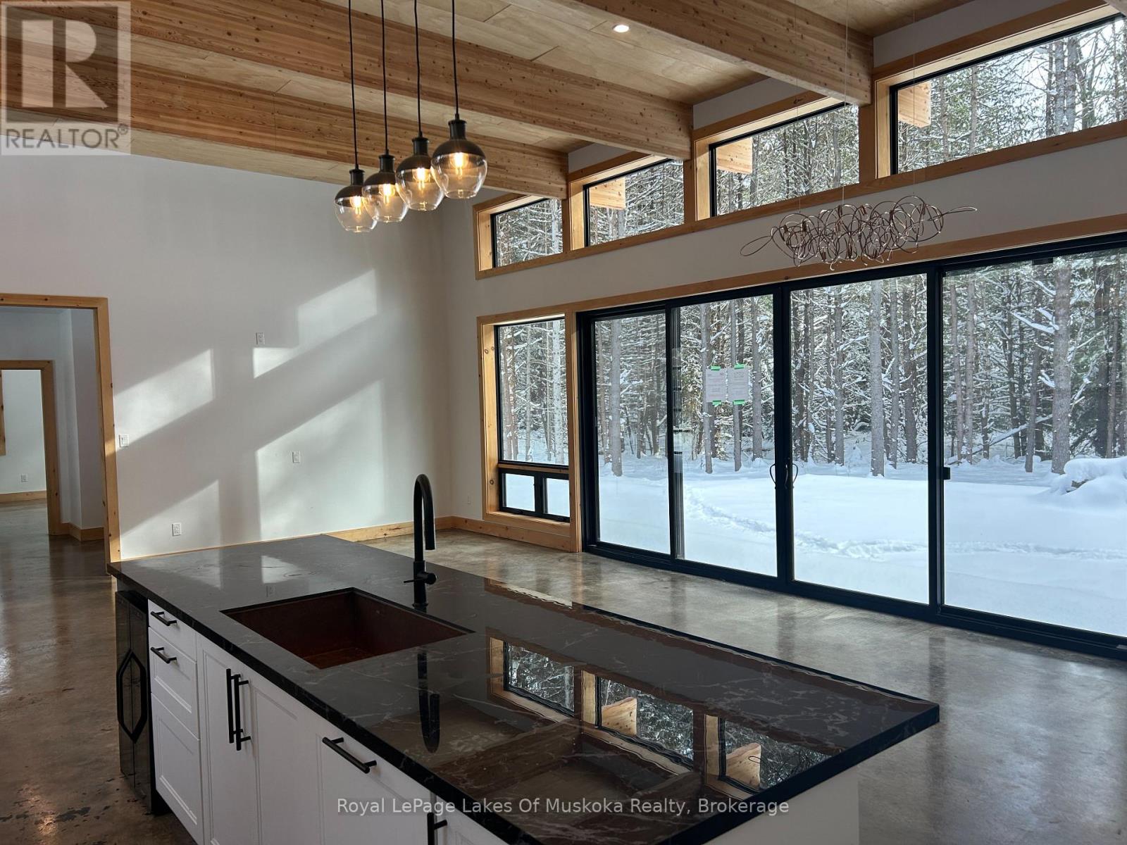 286 Clearwater Lake Road, Huntsville (Stephenson), Ontario  P0B 1L0 - Photo 10 - X12691870