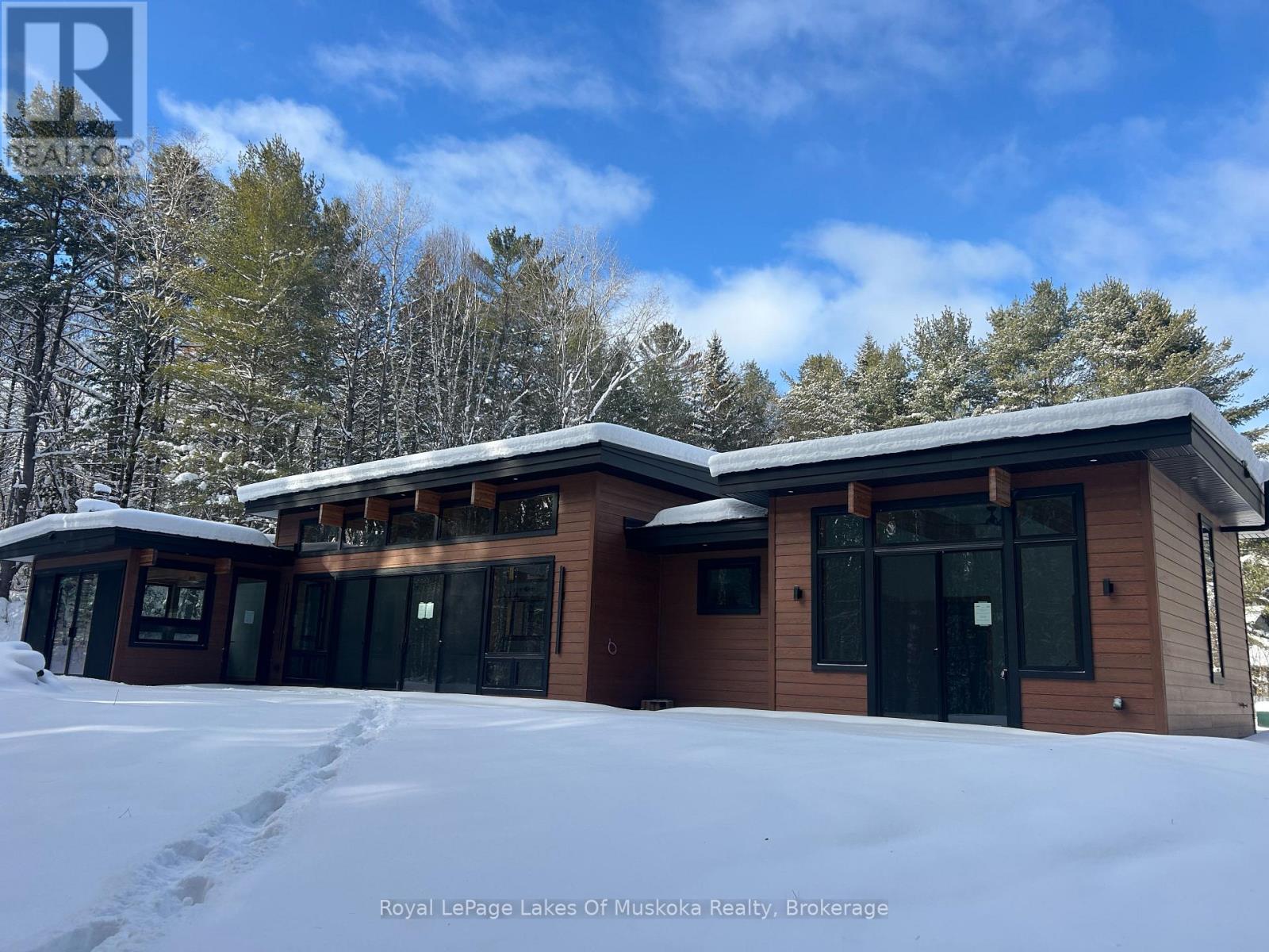 286 Clearwater Lake Road, Huntsville (Stephenson), Ontario  P0B 1L0 - Photo 2 - X12691870