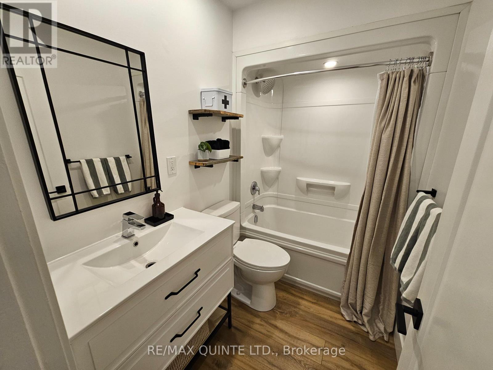 A - 620 Sidney Street, Belleville, Ontario  K8P 4A6 - Photo 18 - X12691934