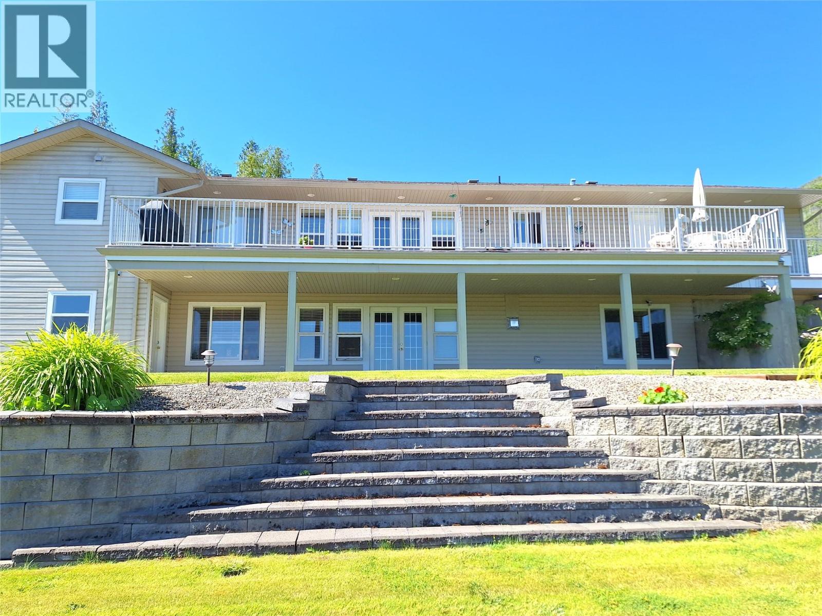 1406 Huckleberry Drive, Sorrento, British Columbia  V0E 2W1 - Photo 4 - 10371076