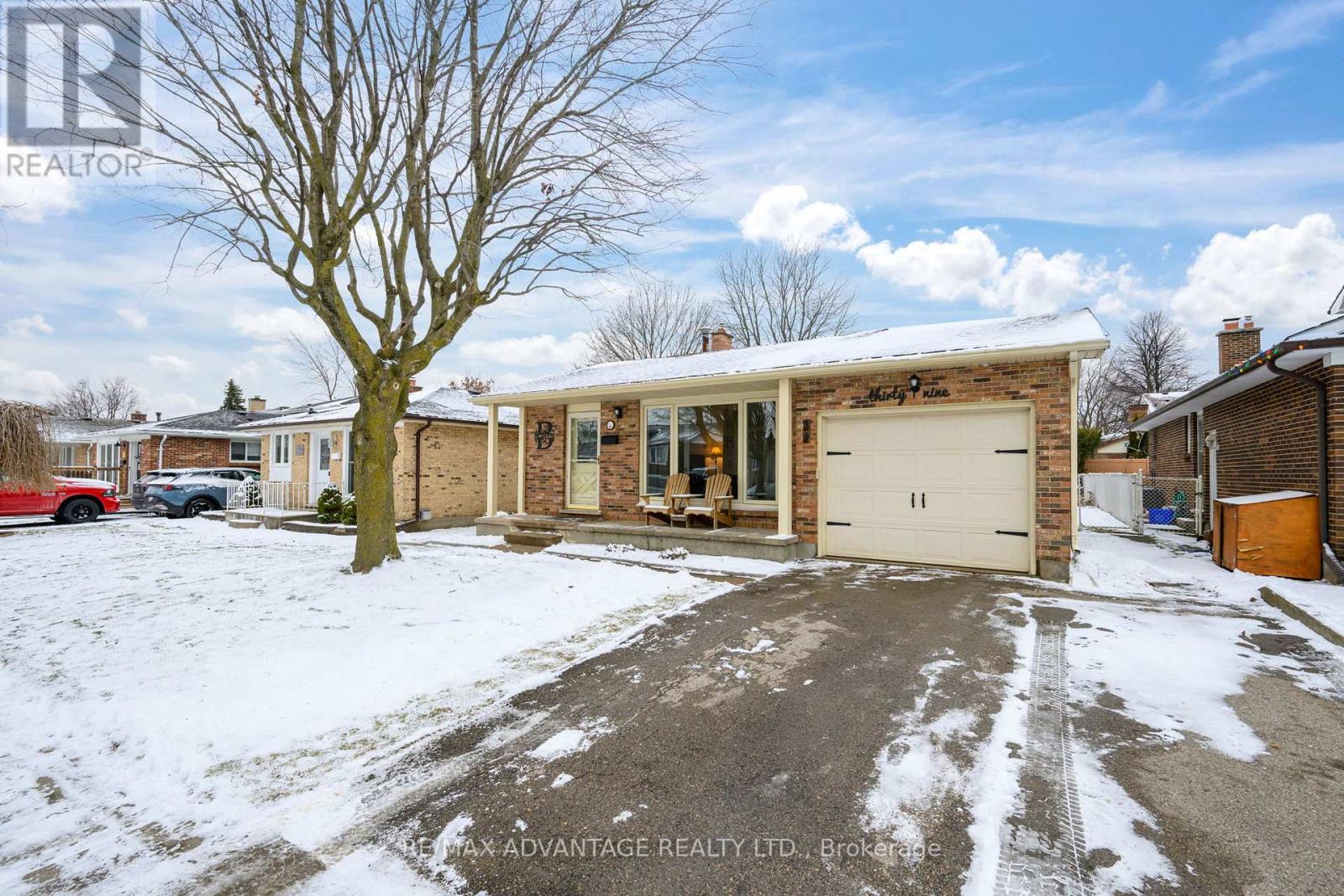 39 Lysanda Avenue, London South, Ontario  N5Z 4L1 - Photo 2 - X12691836