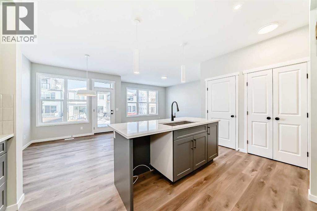 43 Bartlett Row Se, Calgary, Alberta  T3S 0P1 - Photo 6 - A2274505