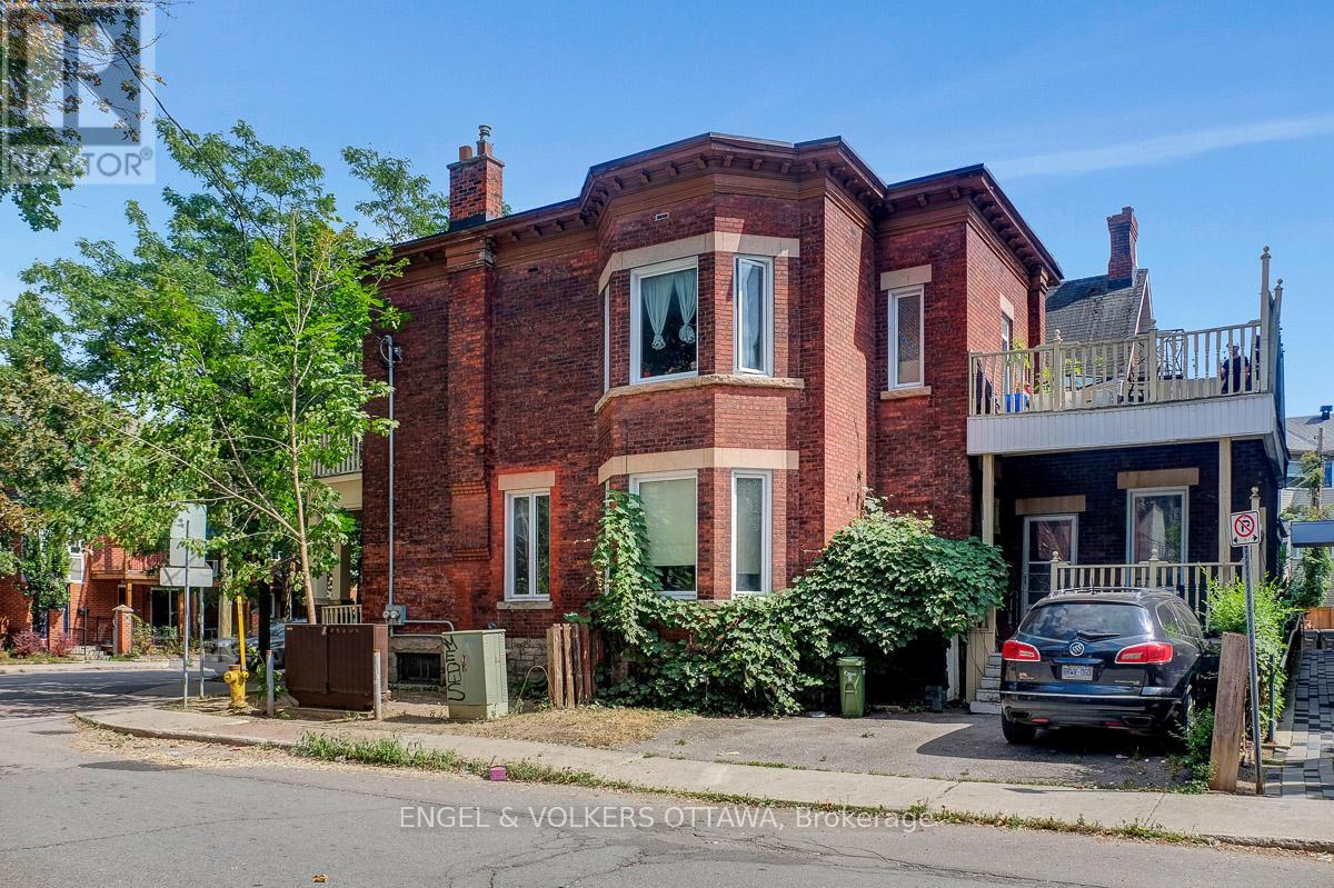 256 Kent Street N, Ottawa, Ontario  K2P 2A2 - Photo 3 - X12691840