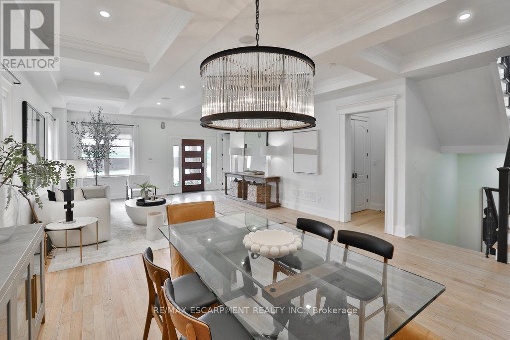 43 Mississauga Road S, Mississauga, Ontario  L5H 2H3 - Photo 11 - W12691568