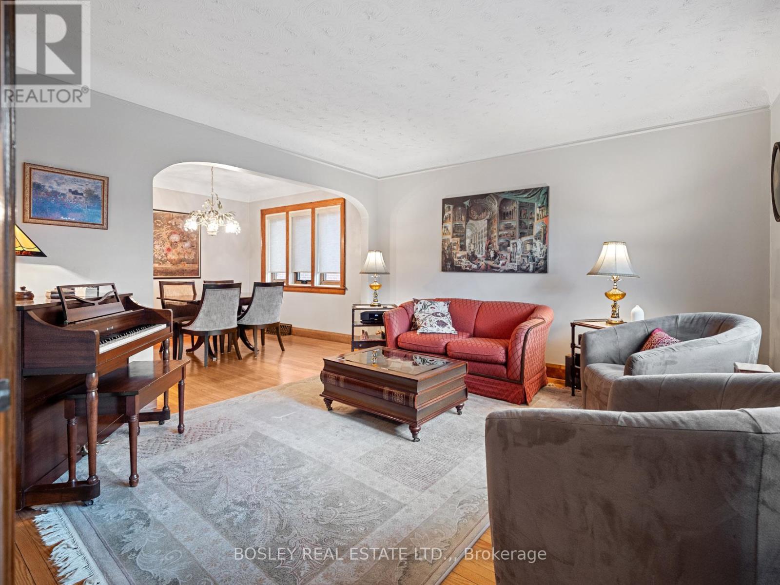 30 Spruce Street, St. Catharines, Ontario  L2R 1B5 - Photo 4 - X12691920