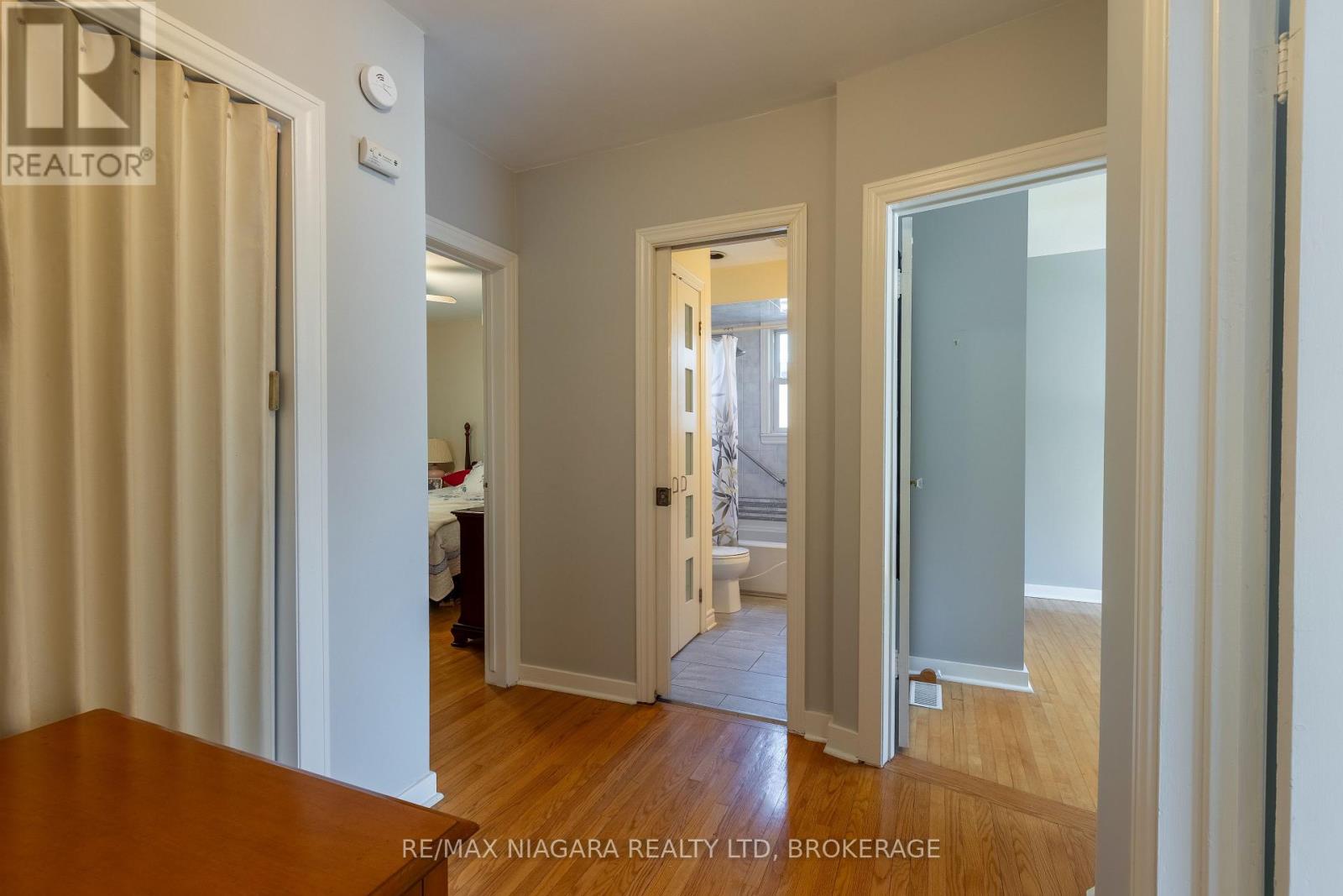 68 Connaught Avenue, Welland, Ontario  L3C 1G5 - Photo 14 - X12691972