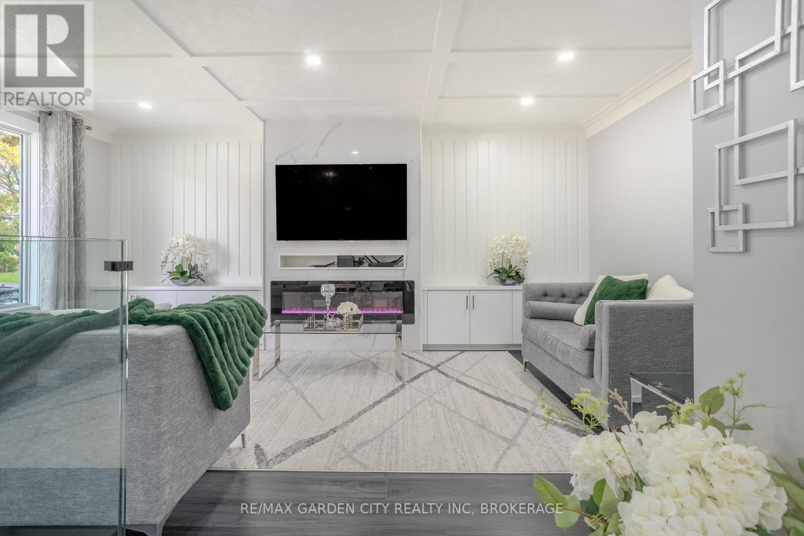 53 Brant Avenue, Welland, Ontario  L3C 6C6 - Photo 5 - X12692002