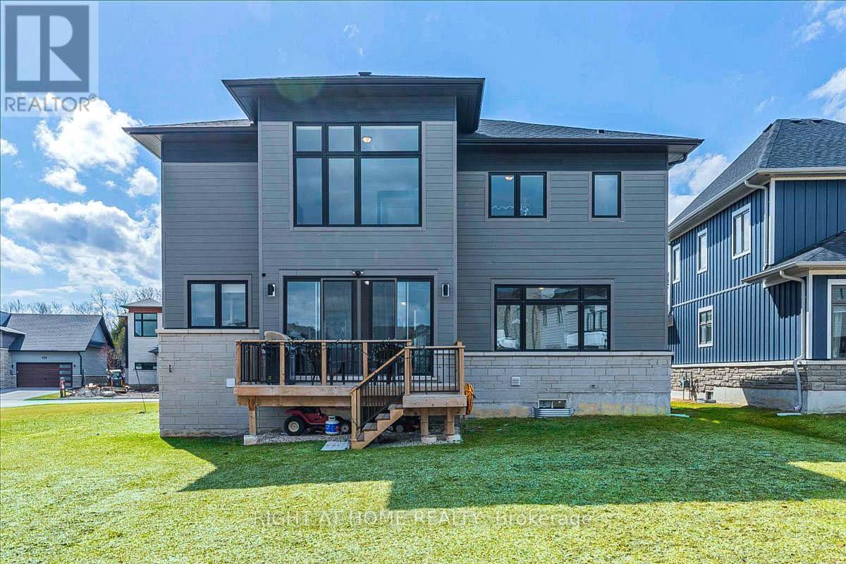 120 Stoneleigh Drive, Blue Mountains, Ontario  L9Y 5J6 - Photo 32 - X12683508