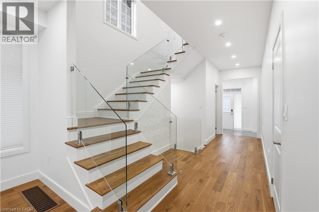 87 Mcknight Avenue, Hamilton, Ontario  L8B 0T8 - Photo 8 - 40785474