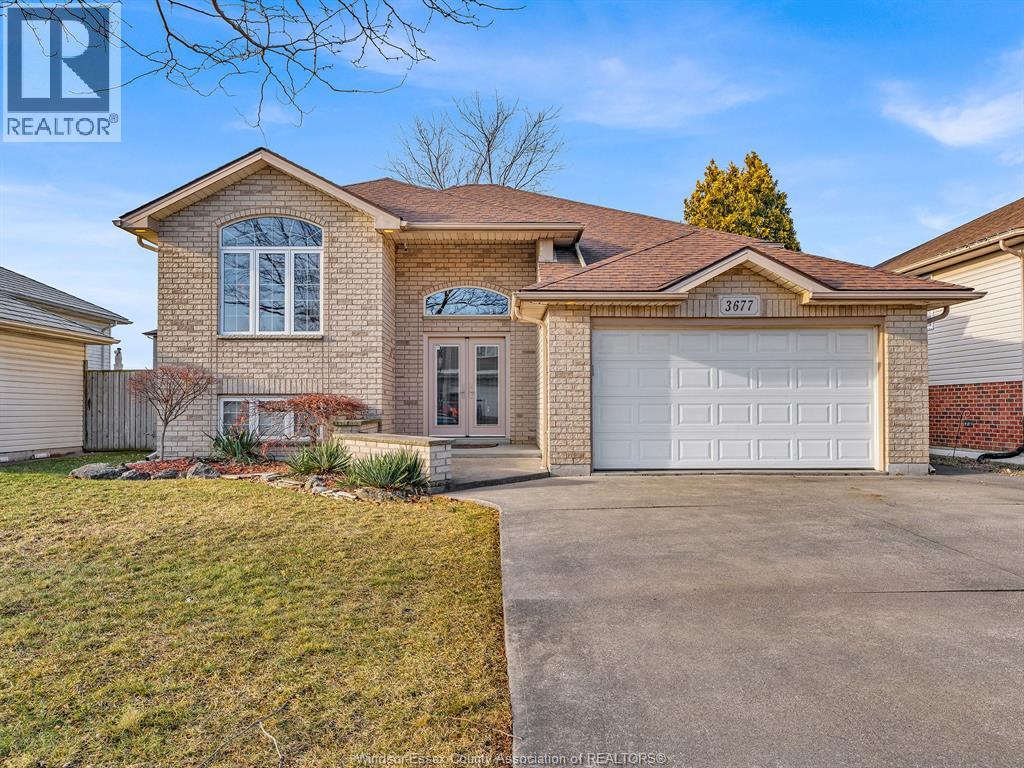 MLS# 26000953: 3677 MAGUIRE STREET, Windsor, Canada