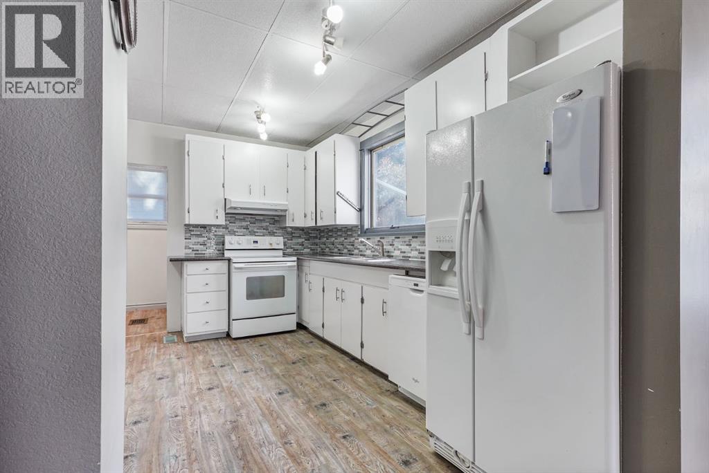 1210 6 Avenue S, Lethbridge, Alberta  T1J 1A4 - Photo 10 - A2277445