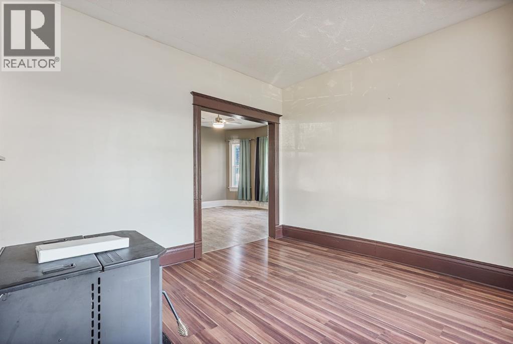 1210 6 Avenue S, Lethbridge, Alberta  T1J 1A4 - Photo 6 - A2277445