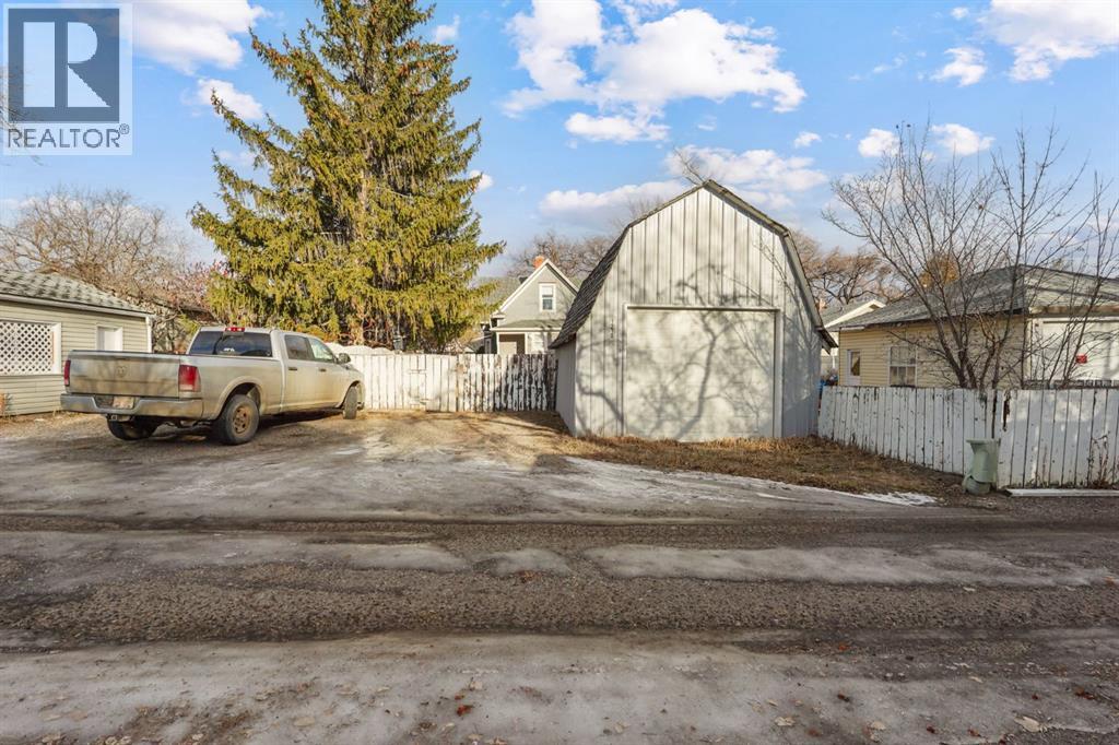 1210 6 Avenue S, Lethbridge, Alberta  T1J 1A4 - Photo 27 - A2277445