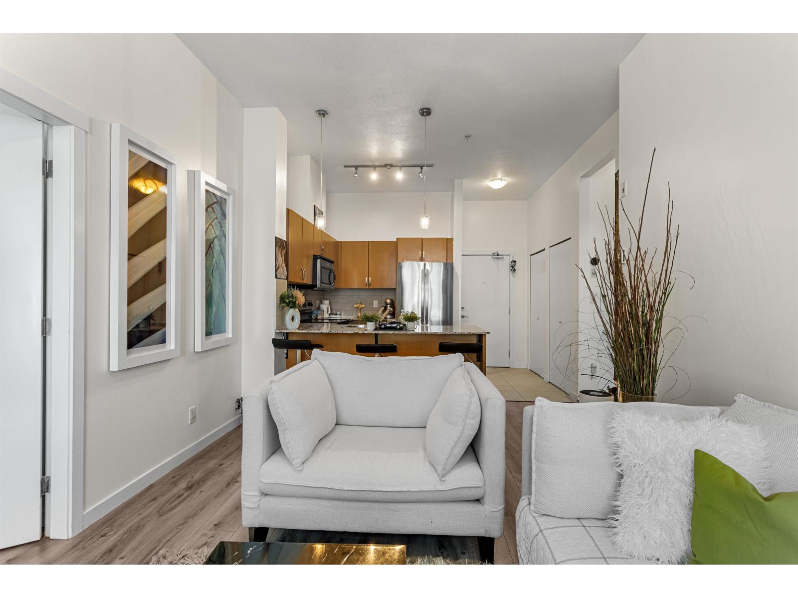 516 13733 107a Avenue, Surrey, British Columbia  V3T 0B7 - Photo 5 - R3075950