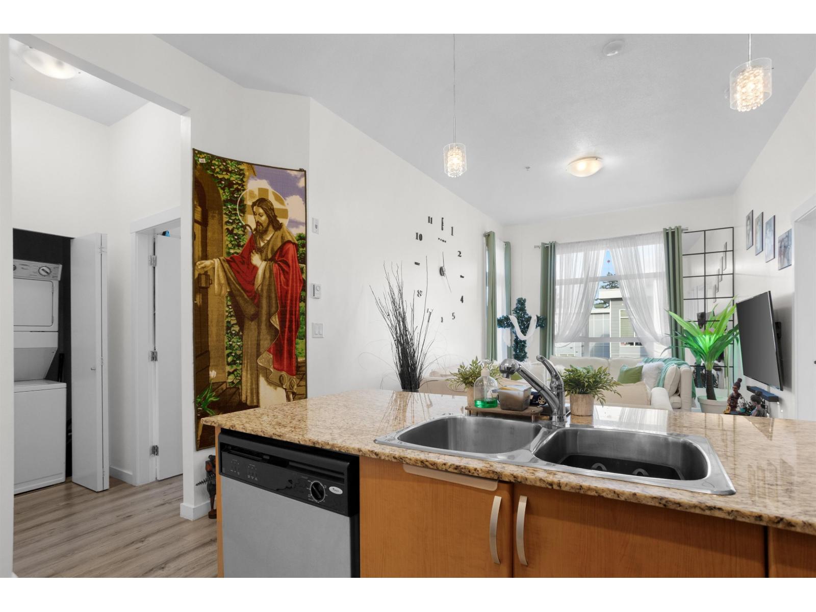 516 13733 107a Avenue, Surrey, British Columbia  V3T 0B7 - Photo 9 - R3075950