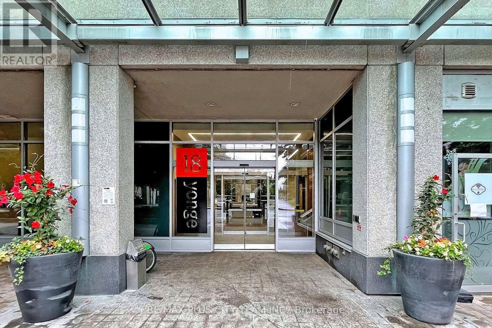 2312 - 18 Yonge Street, Toronto, Ontario  M5E 1Z8 - Photo 2 - C12692026