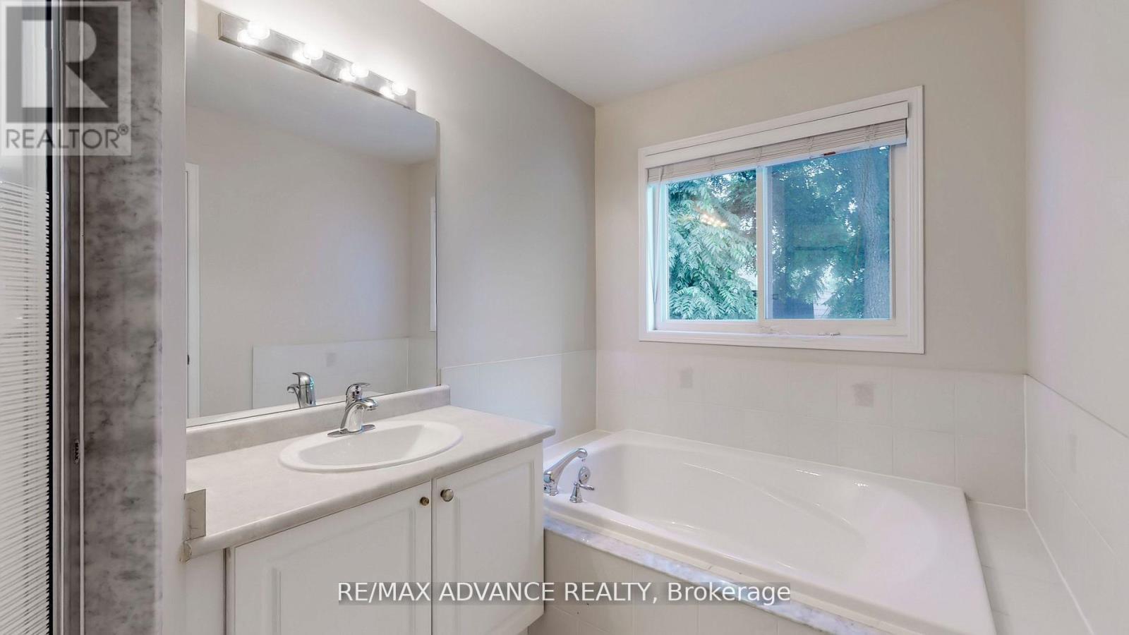 46 Wyper Square, Toronto, Ontario  M1S 0B3 - Photo 15 - E12691872