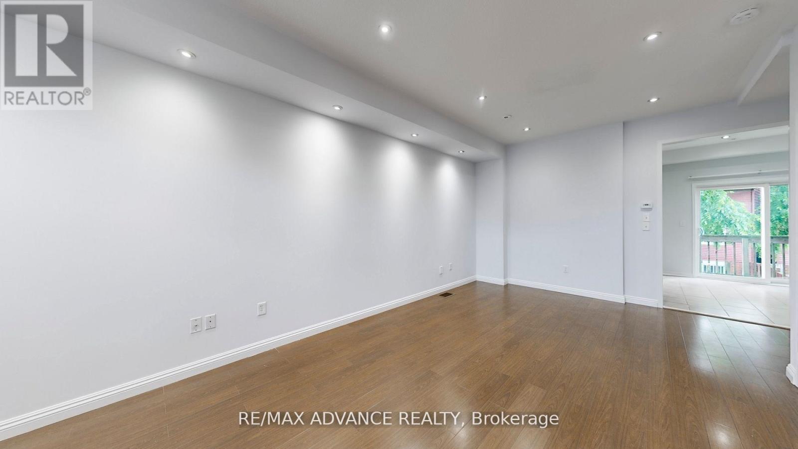 46 Wyper Square, Toronto, Ontario  M1S 0B3 - Photo 5 - E12691872