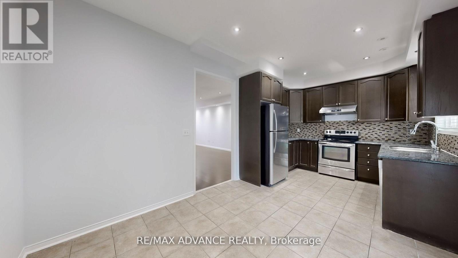 46 Wyper Square, Toronto, Ontario  M1S 0B3 - Photo 6 - E12691872