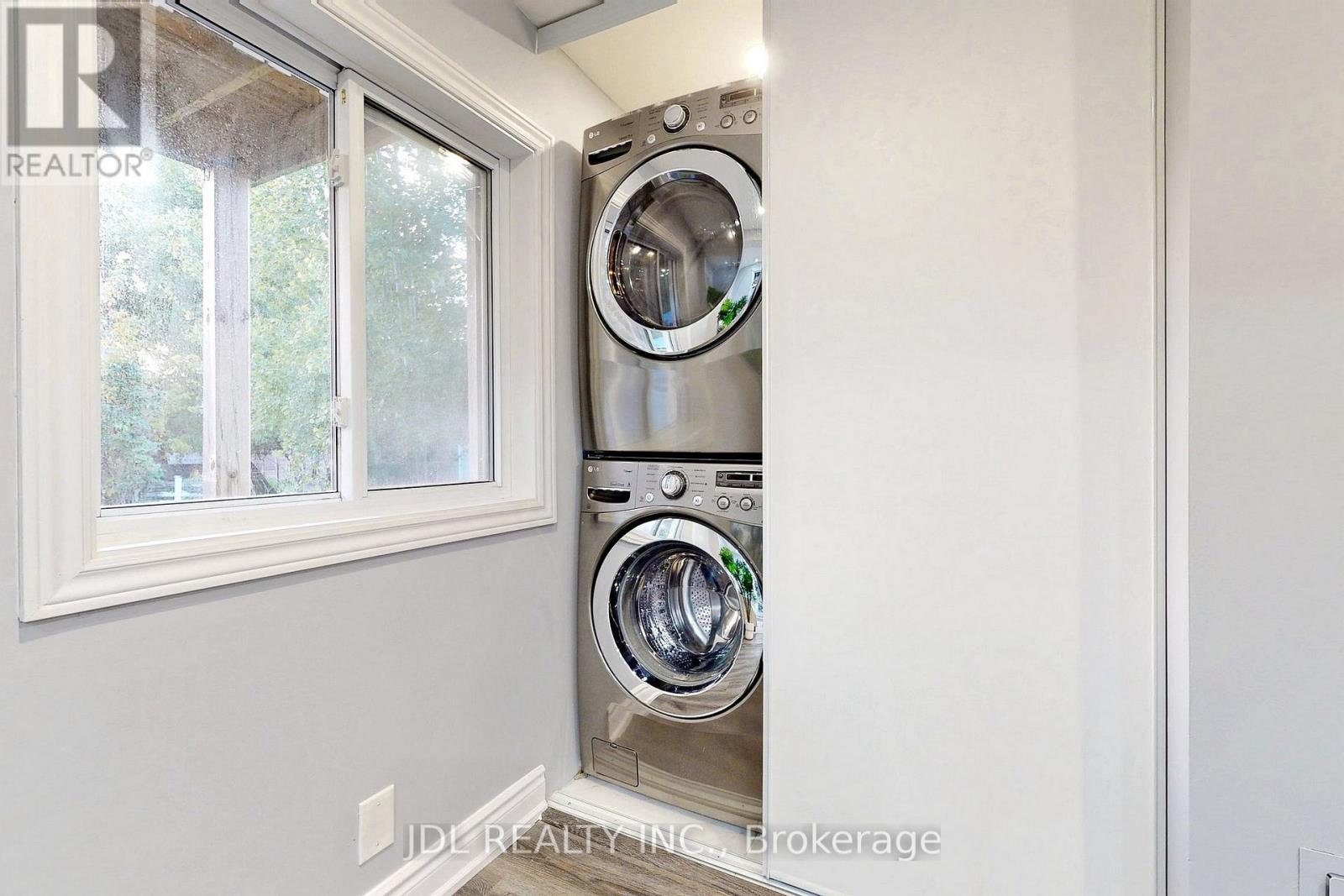 180 Olde Bayview Avenue, Richmond Hill, Ontario  L4E 3C6 - Photo 16 - N12691826