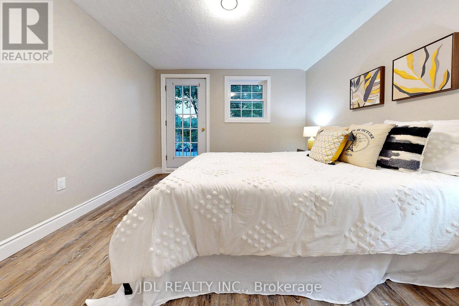 180 Olde Bayview Avenue, Richmond Hill, Ontario  L4E 3C6 - Photo 27 - N12691826