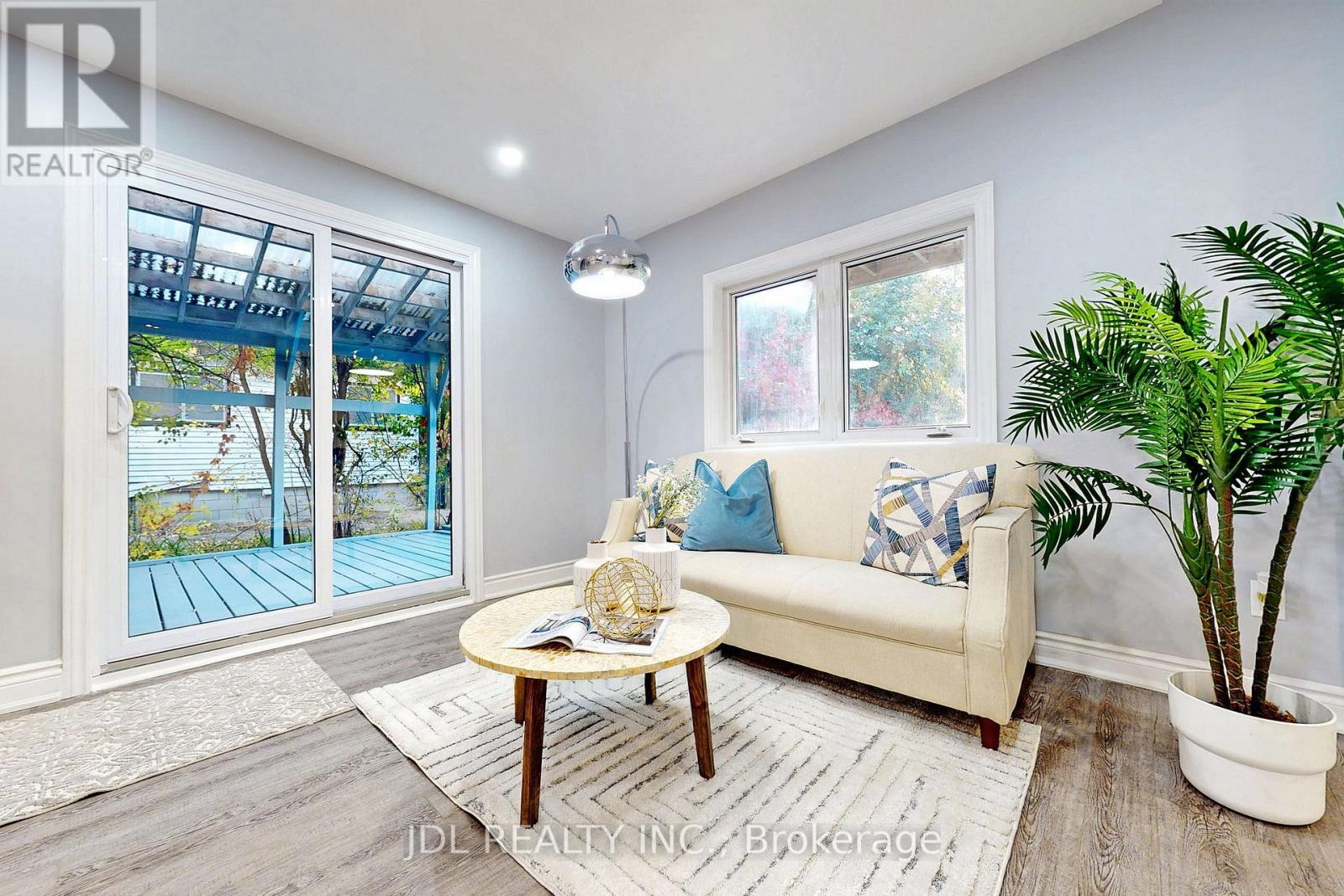 180 Olde Bayview Avenue, Richmond Hill, Ontario  L4E 3C6 - Photo 7 - N12691826