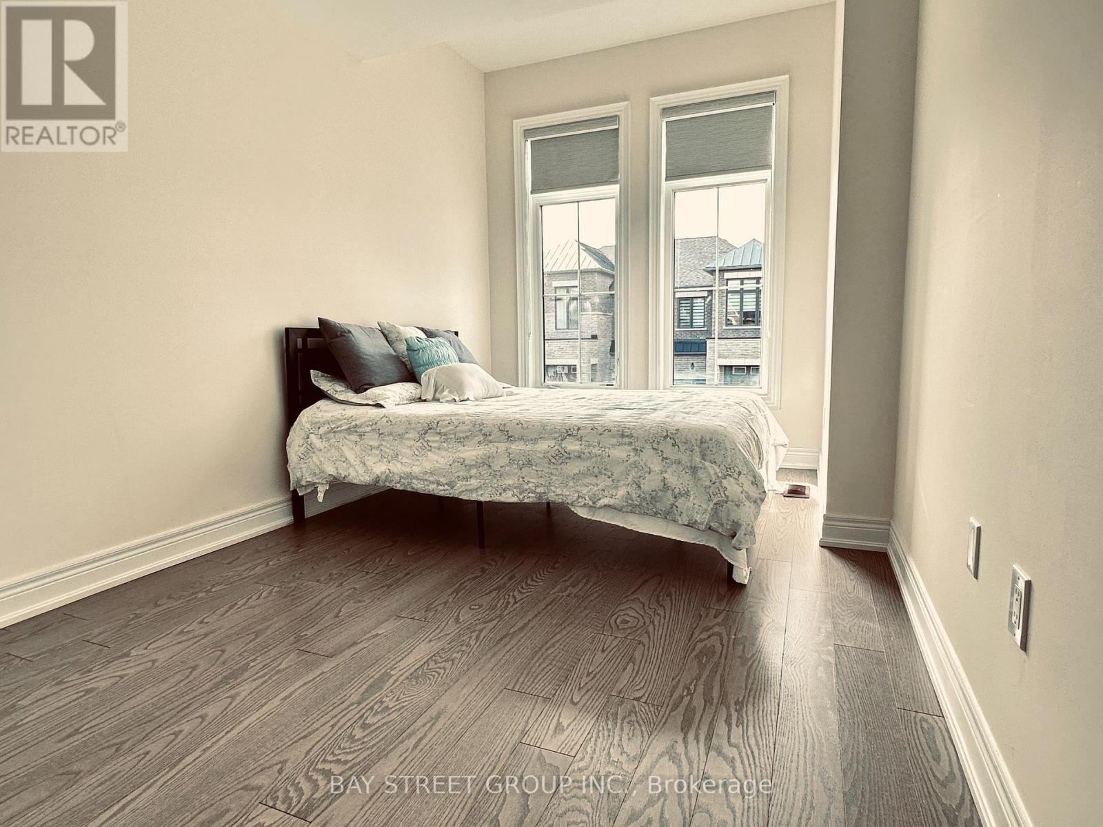 32 Hercules Club Drive, Richmond Hill, Ontario  L4E 1K7 - Photo 9 - N12691846